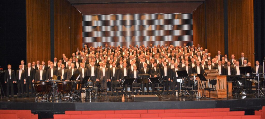 Vier Männerchöre vereint zu einem XL-Chor im Festspielhaus Bregenz 2019