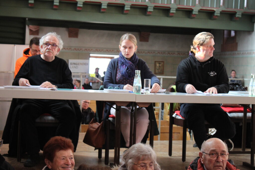 Die Jurymitglieder 2024 waren, von links, Prof. Michael Schmoll, Nicole Jers und Volker Arns. Foto: D. Meyer