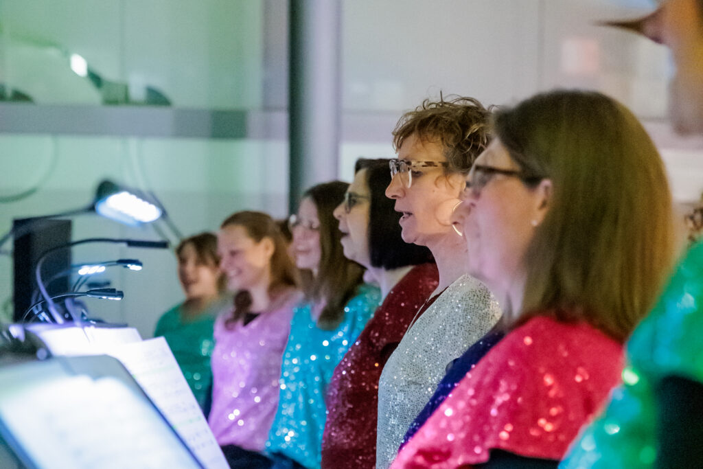 Musikalische Vielfalt auf dem Land: Ein Chor pr&auml;sentiert festliche Kl&auml;nge. Foto: Andreas Klug