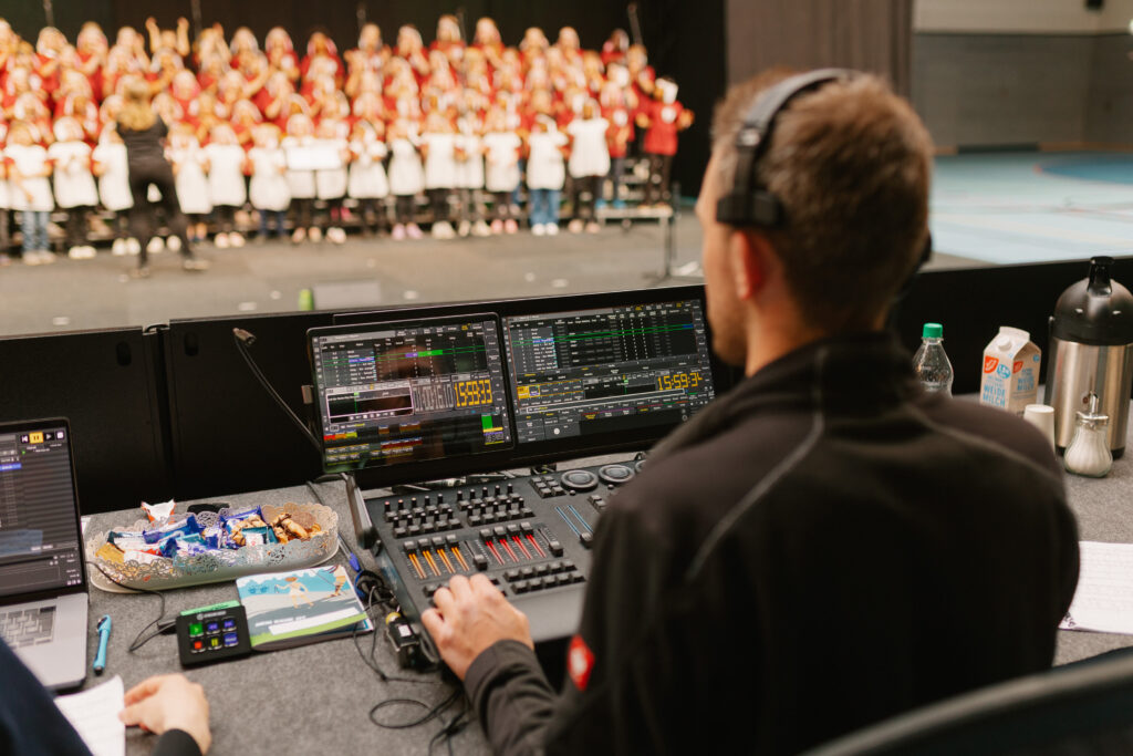 Die Umfrage zum Wirtschaftsfaktor Amateurmusik richtet sich an Musizierende, Ensemble- und Verbandsvertretungen. Zur Amateurmusik geh&ouml;rt viel Einsatz hinter den Kulissen. Foto: Kai Kutzki